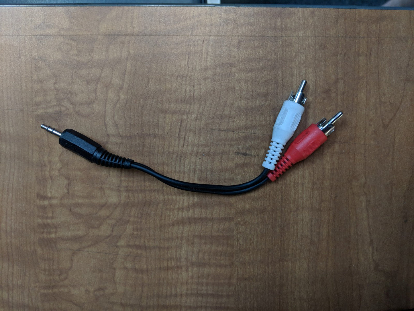 CABLE AUDIO 6" 3.5mm TO MALE RCA [E01195] for ICE game(s)