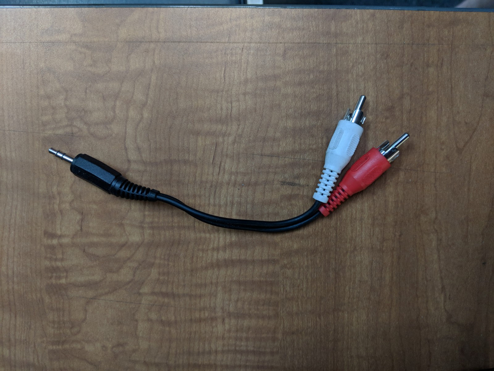CABLE AUDIO 6" 3.5mm TO MALE RCA [E01195] for ICE game(s)